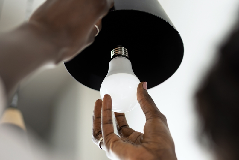 replacing light bulb