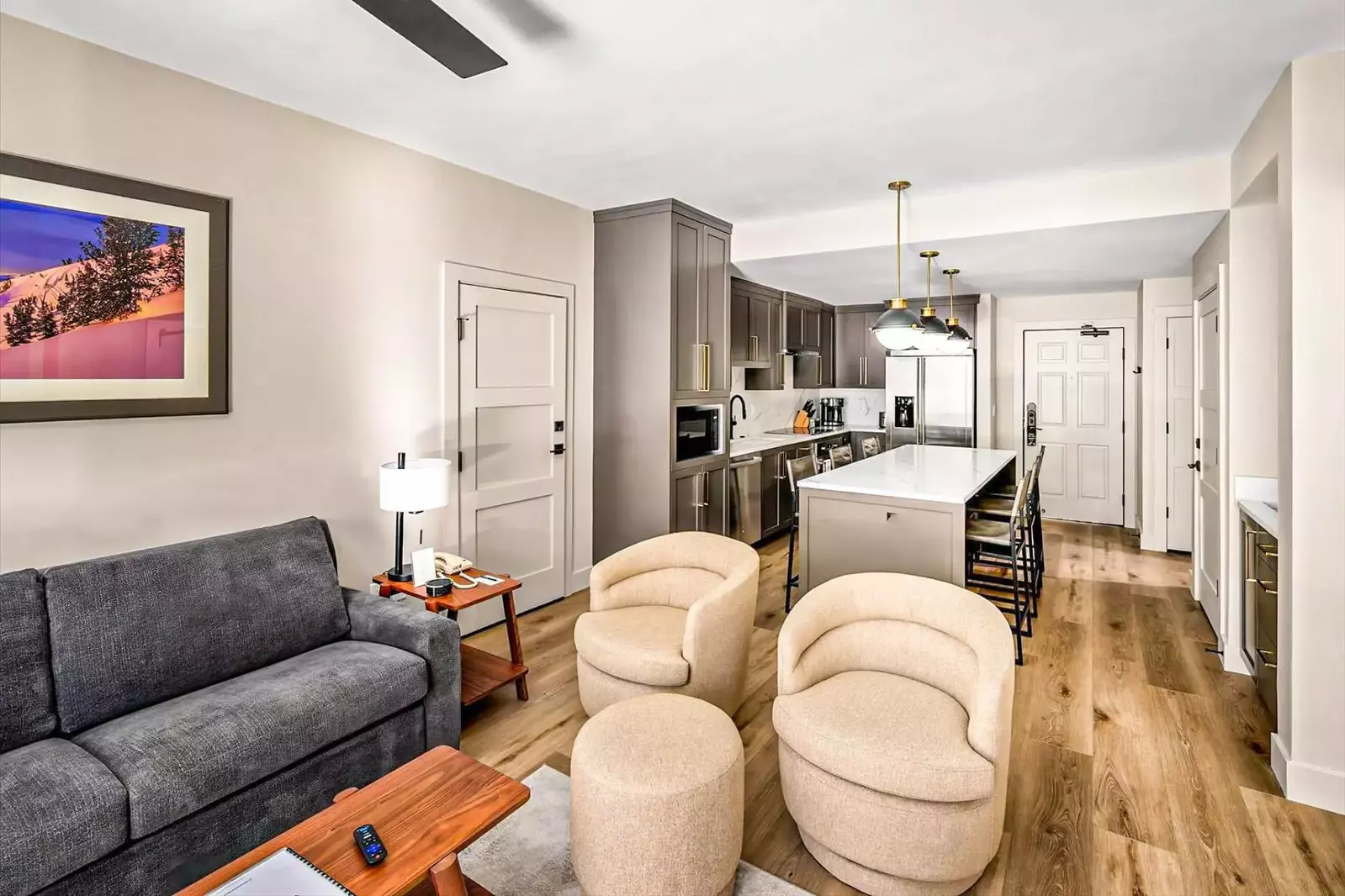 Living room w gas fireplace, American Leather sleeper sofa, and comfortable seating. Après-ski retreat at Canyons Village. Ski-in / ski-out Westgate