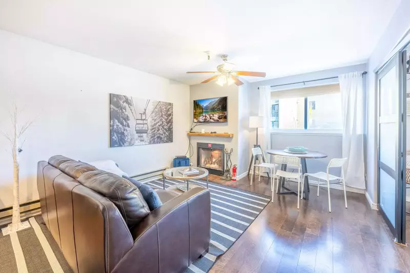 Carriage House at Prospector Square