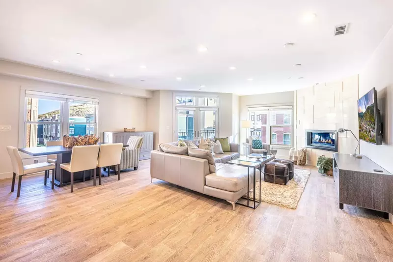 Main Street | Town Lift