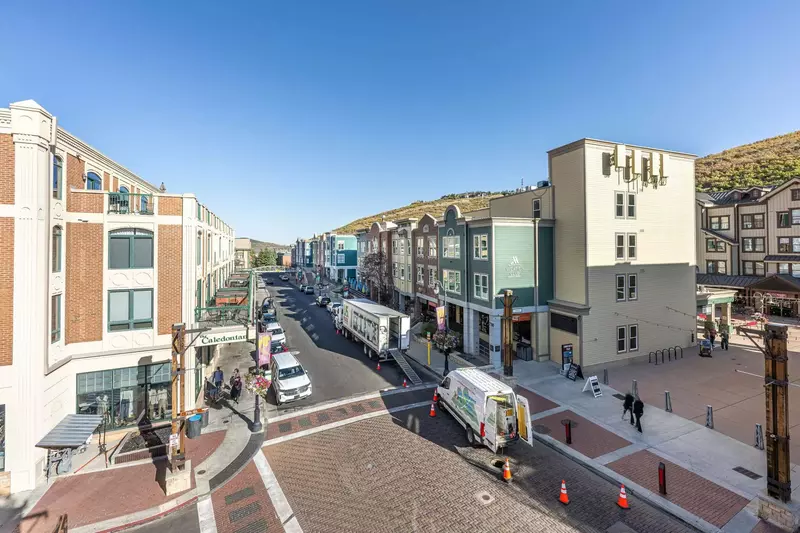 Main Street | Town Lift