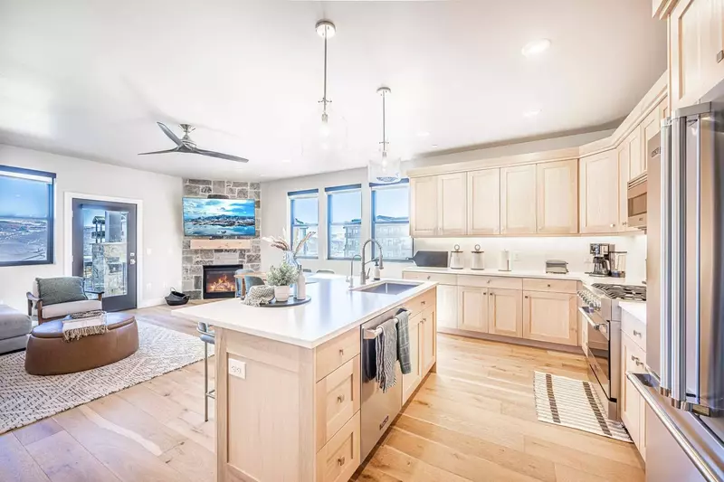 Deer Valley East | Lakeside at Mayflower