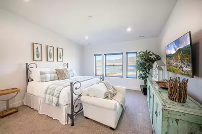 Deer Valley East | Lakefront Ski Home