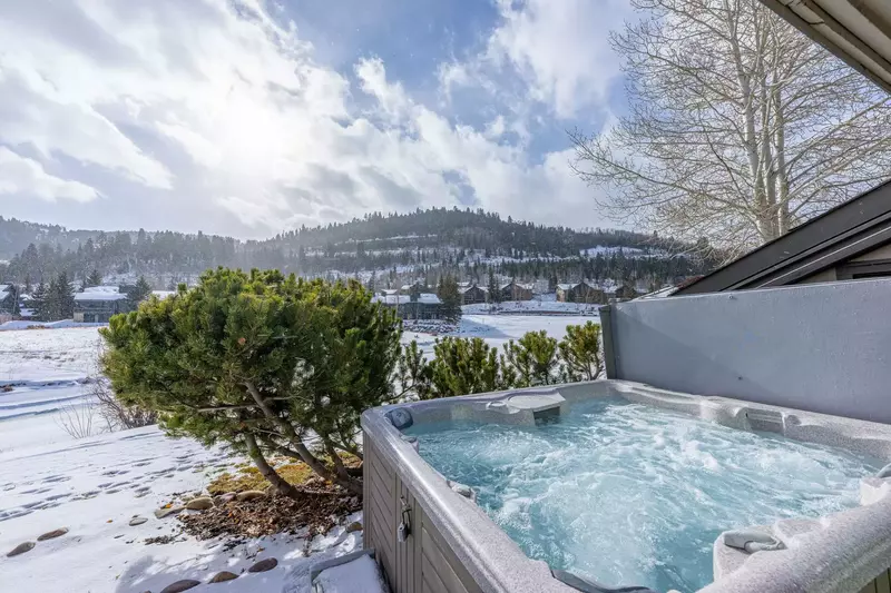 Deer Valley Lakefront Ski Condo – Fawngrove 