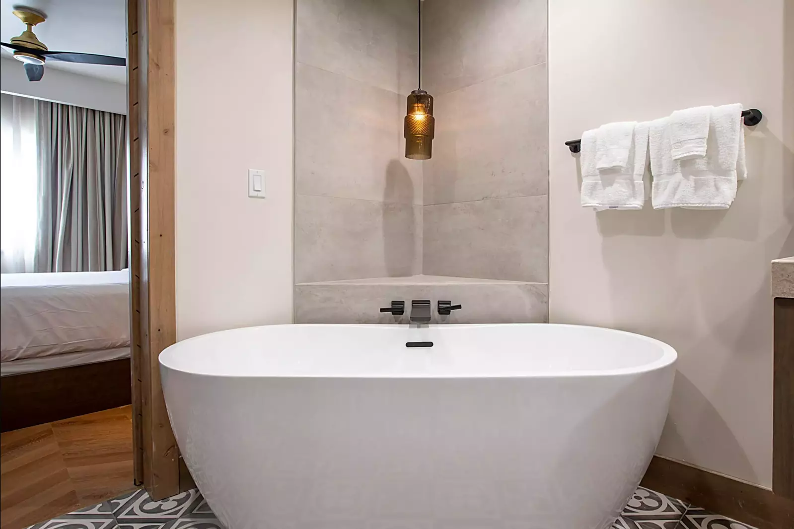 Luxe en suite bath: oversized soaking tub, steam shower, dual vanities, custom cabinetry | Park City Vacation, Spa, Westgate, Park City Ski-In/Ski-Out