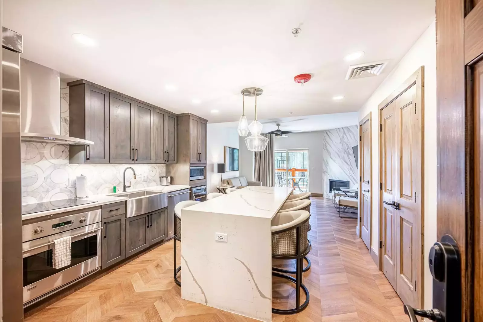 Freshly Renovated Westgate with gourmet kitchen, stainless steel appliances ||| Ski-In / Ski-Out Park City vacation rental, Westgate Park City,