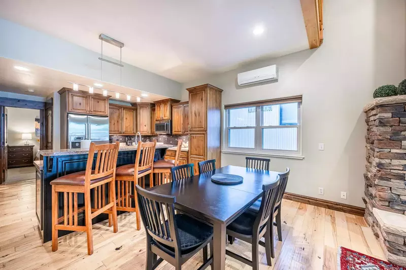 A Spacious Dining Room with Seating for Six - Ideal for Family Meals and Entertaining