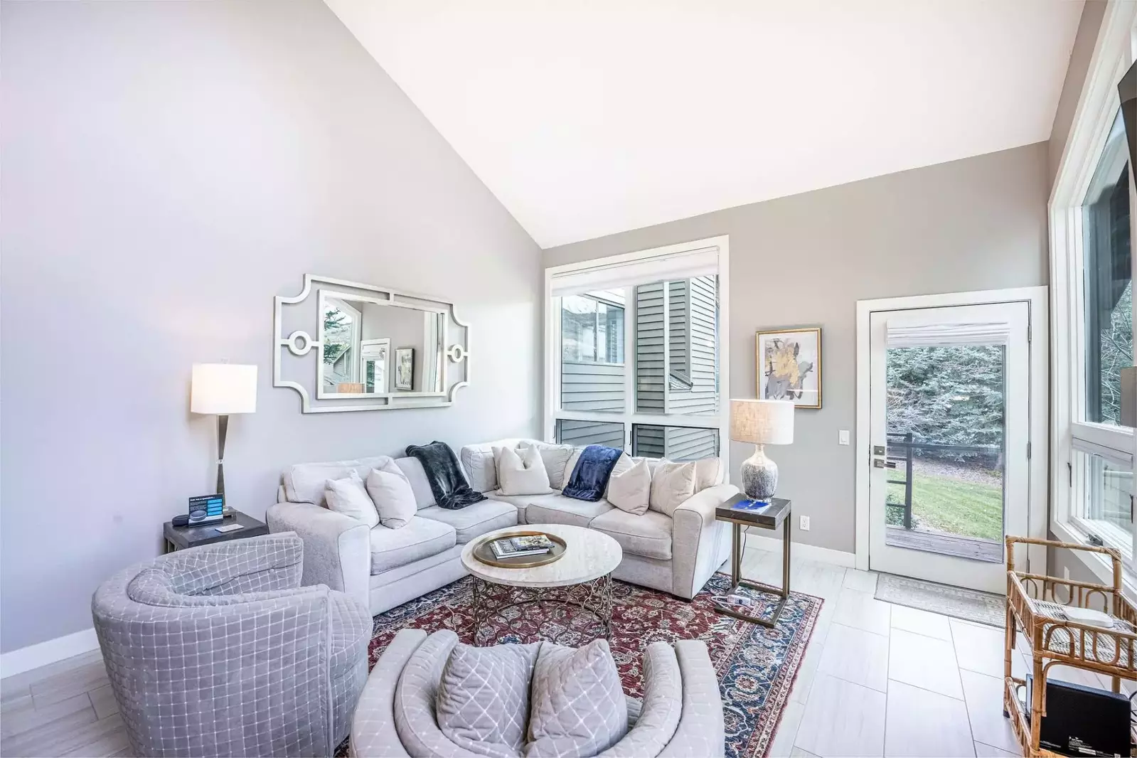 Perfectly Located at Canyons Resort – Park City Designer Red Pine Modern Ski Chalet! The Open Concept Floor Plan is Perfect For Entertaining Family an