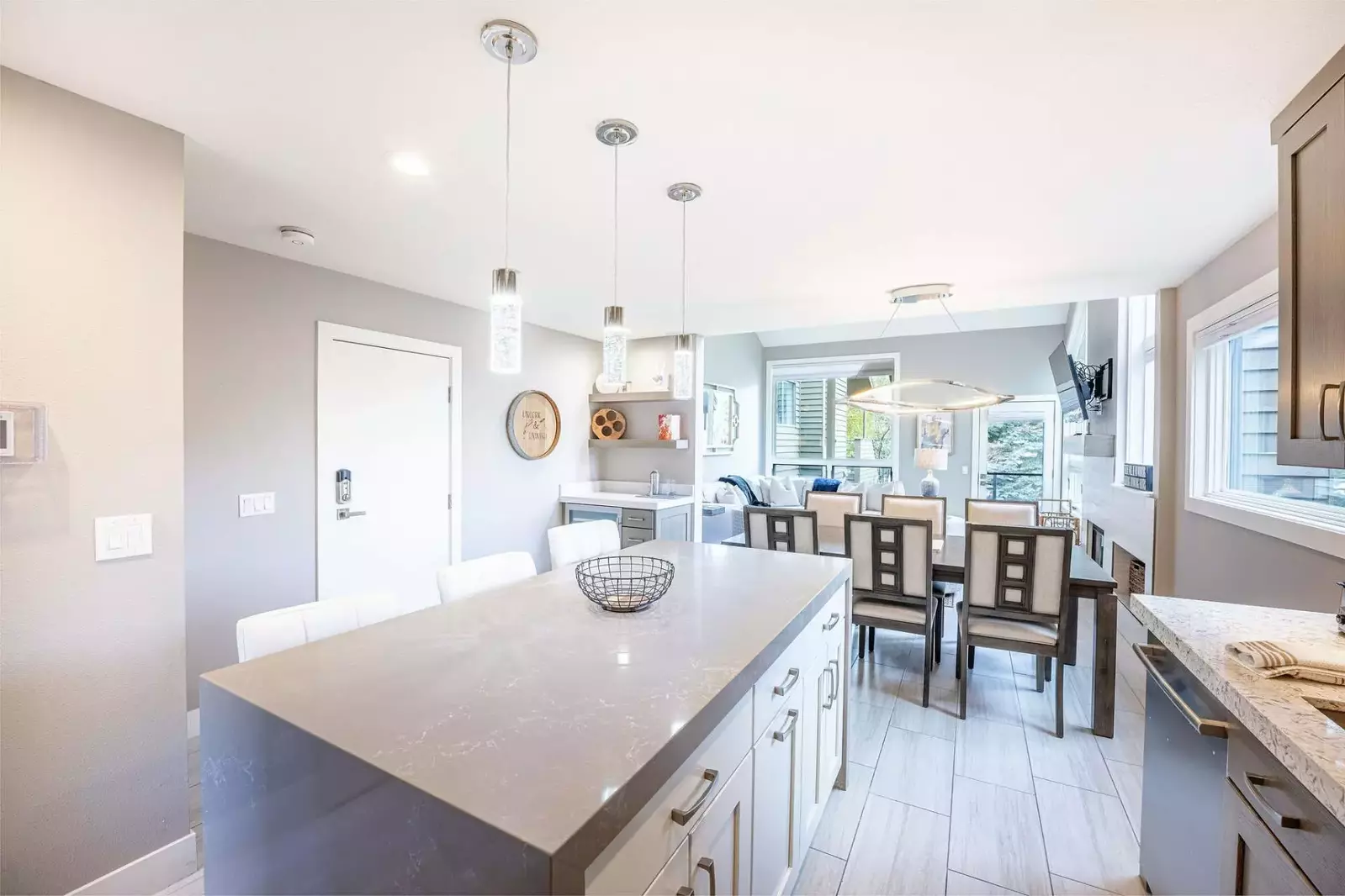 The home has a bright and open floor plan making it perfect for entertaining, hosting a dinner party or even a family game night!