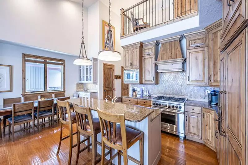 Stillwater | 9922 Vista