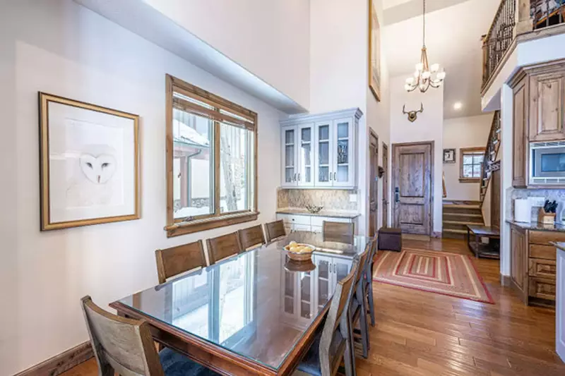 Stillwater | 9922 Vista