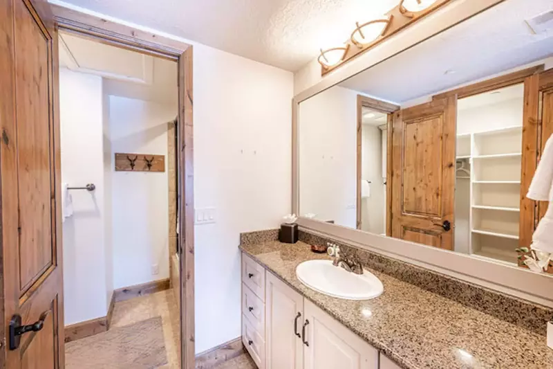 Stillwater | 9922 Vista