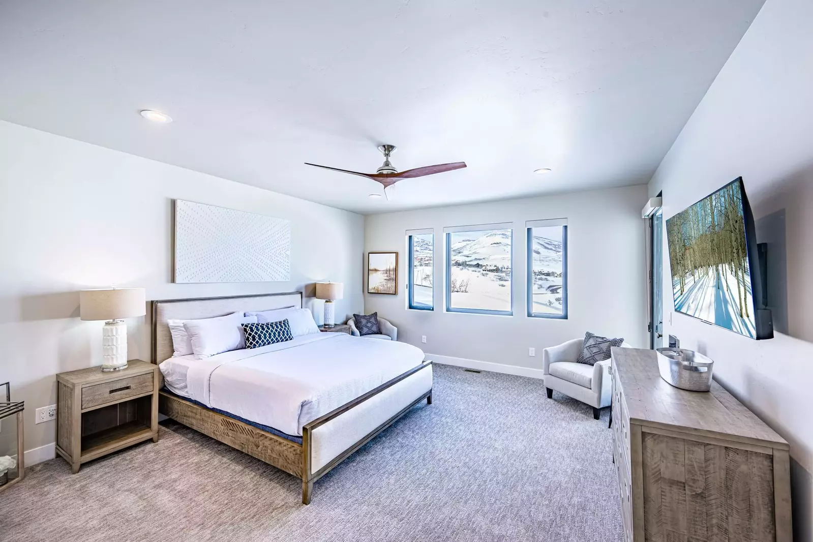 Bella Vista Primary Suite | Cal King | Private Deck Access | En Suite Bathroom