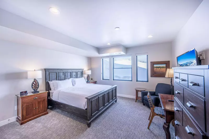 5th Bedroom located in the Basement with own Full Bathroom