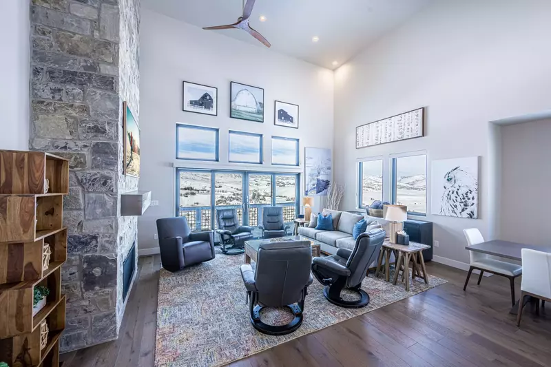 Deer Valley East | Bella Vista | 10077 N Meer