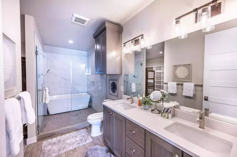 Deer Valley East | Bella Vista | 10077 N Meer