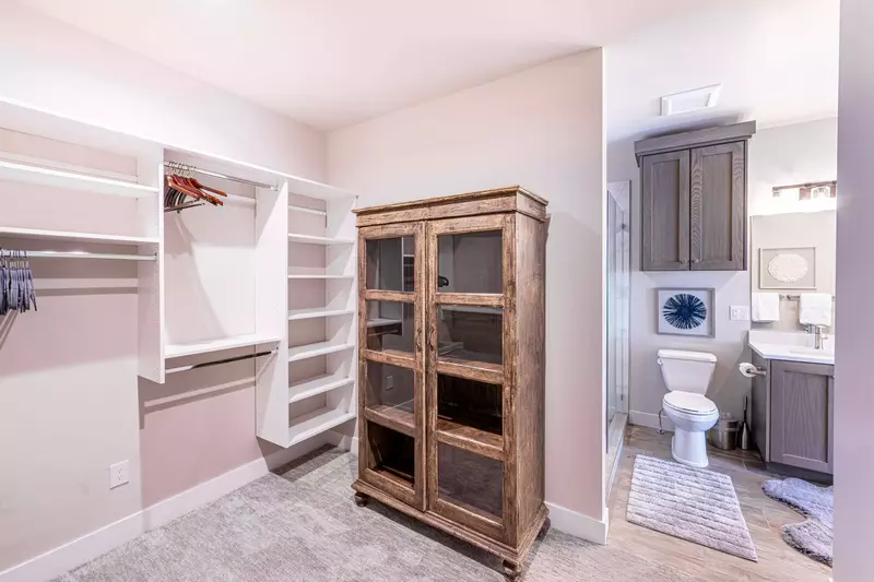 Deer Valley East | Bella Vista | 10077 N Meer