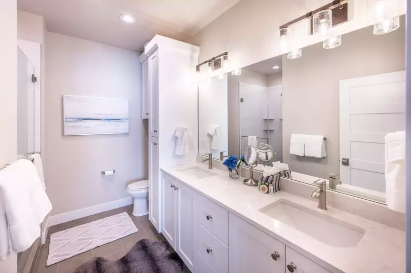 Deer Valley East | Bella Vista | 10077 N Meer