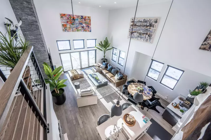 Deer Valley East | 9943 Meer