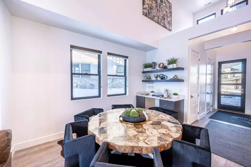 Deer Valley East | 9943 Meer