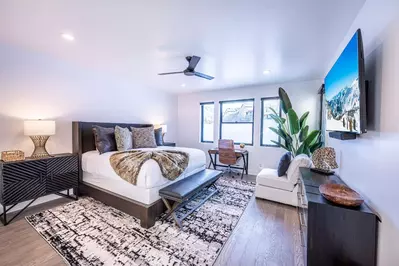 Deer Valley East | 9943 Meer