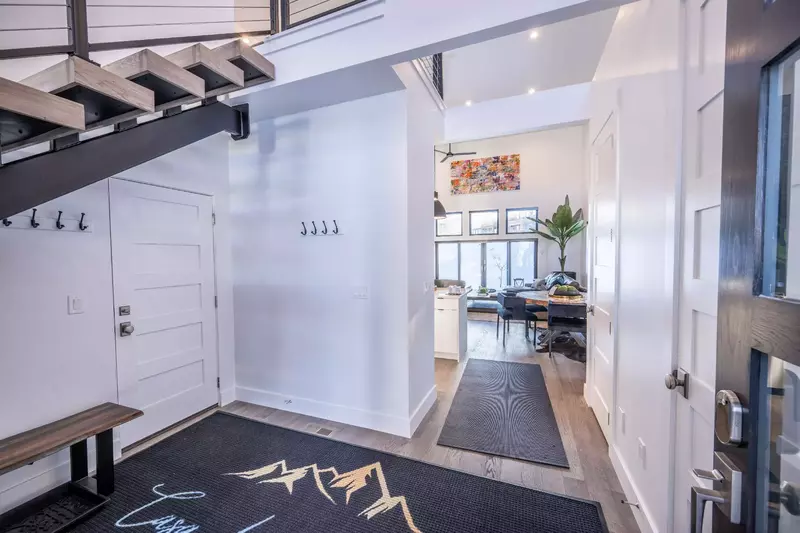 Deer Valley East | 9943 Meer