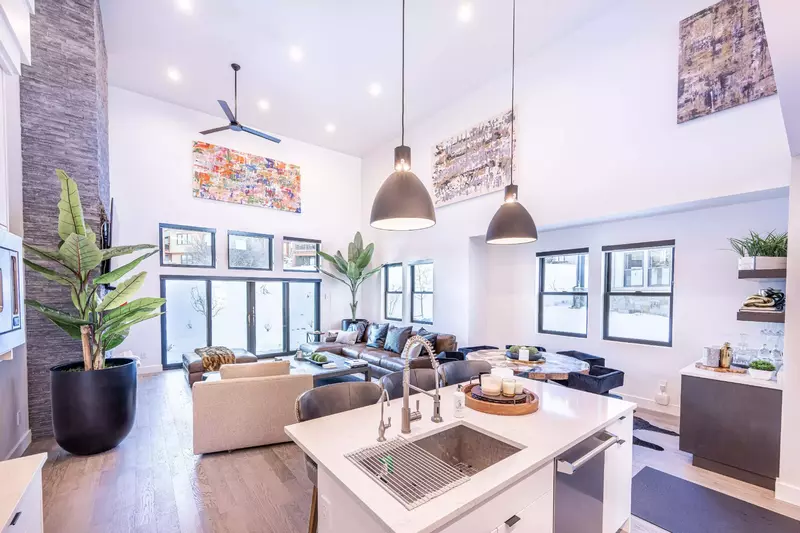 Deer Valley East | 9943 Meer