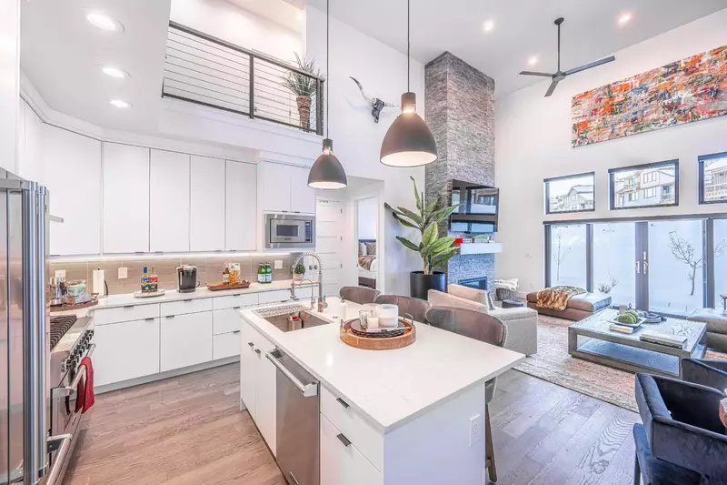 Deer Valley East | 9943 Meer