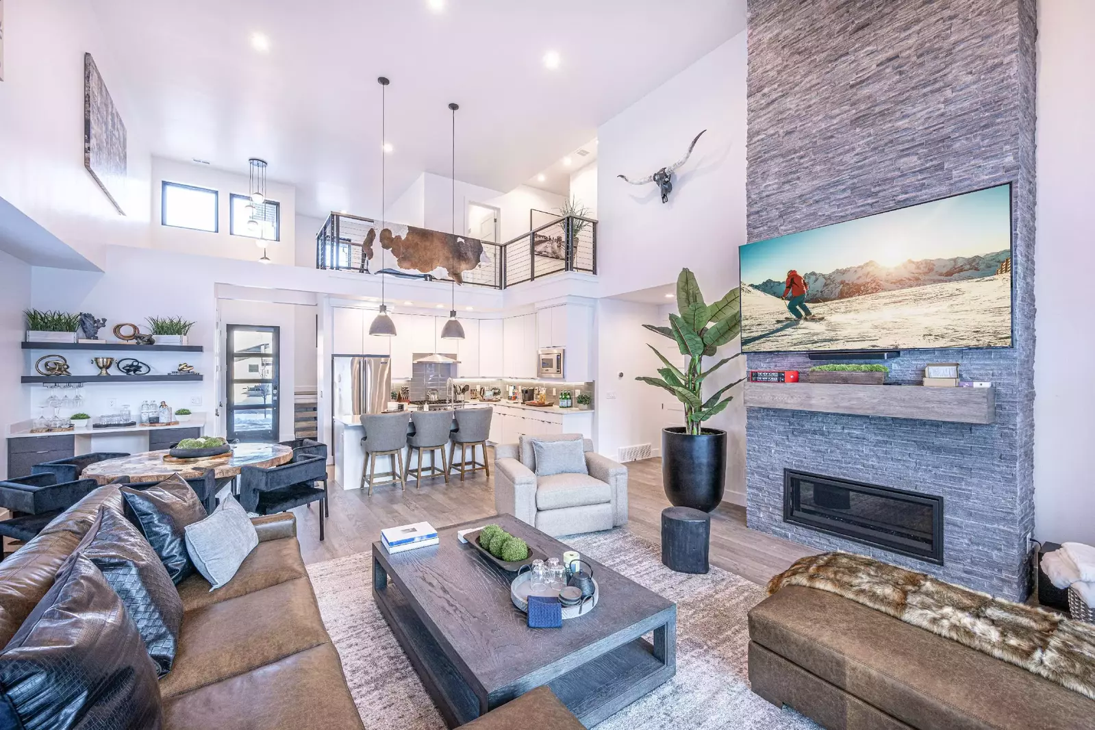 Deer Valley East | 9943 Meer