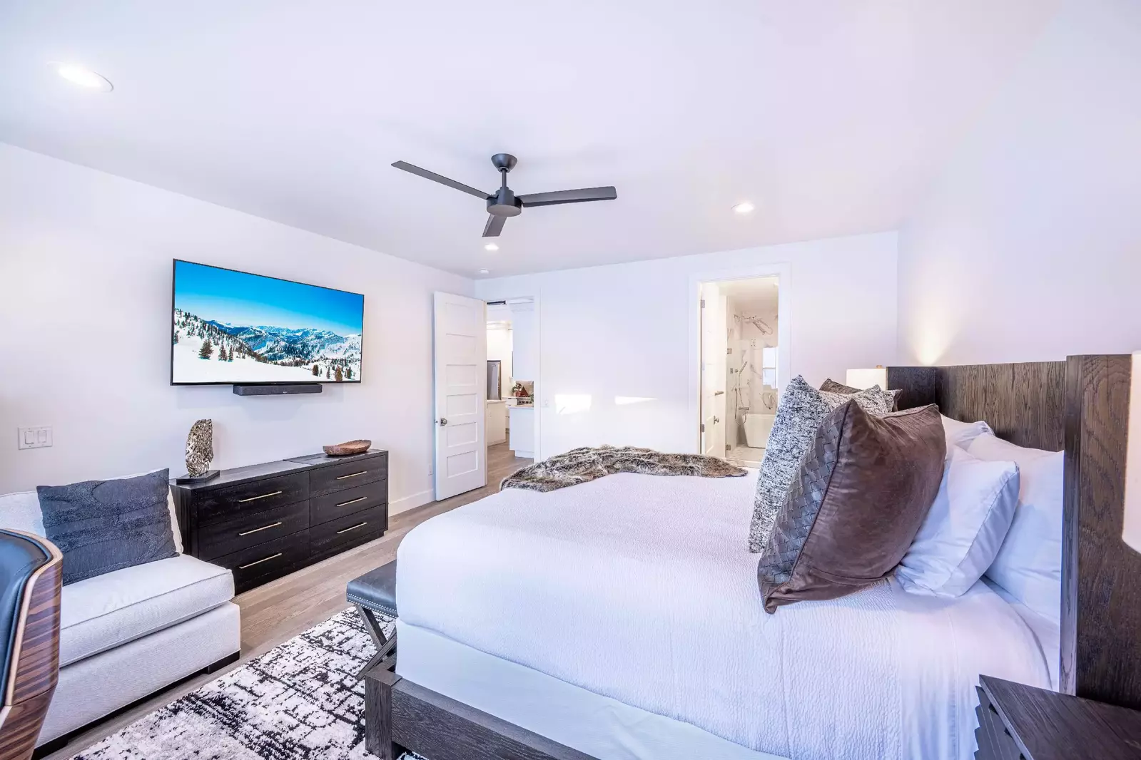 Deer Valley East | 9943 Meer