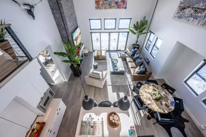 Deer Valley East | 9943 Meer