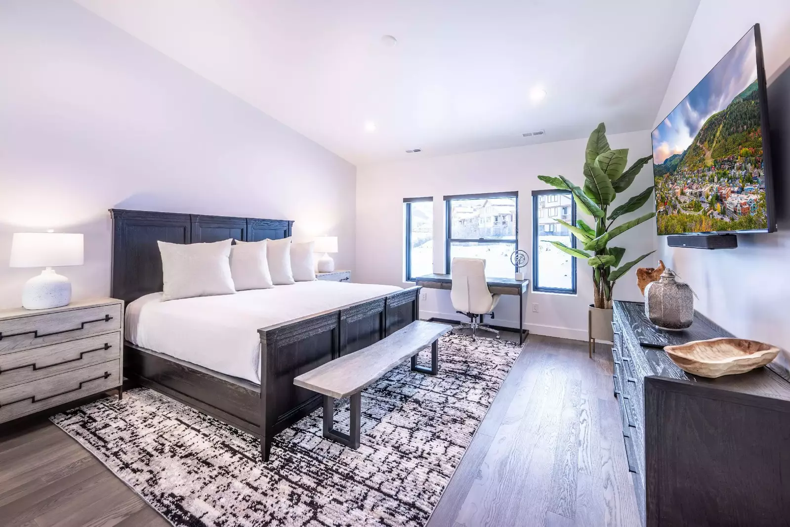 Deer Valley East | 9943 Meer