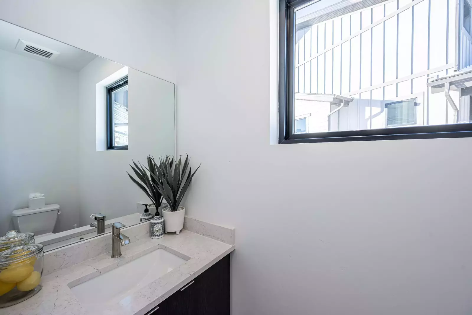 Deer Valley East | 9943 Meer