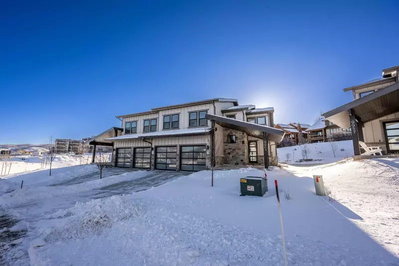 Deer Valley East | 9943 Meer