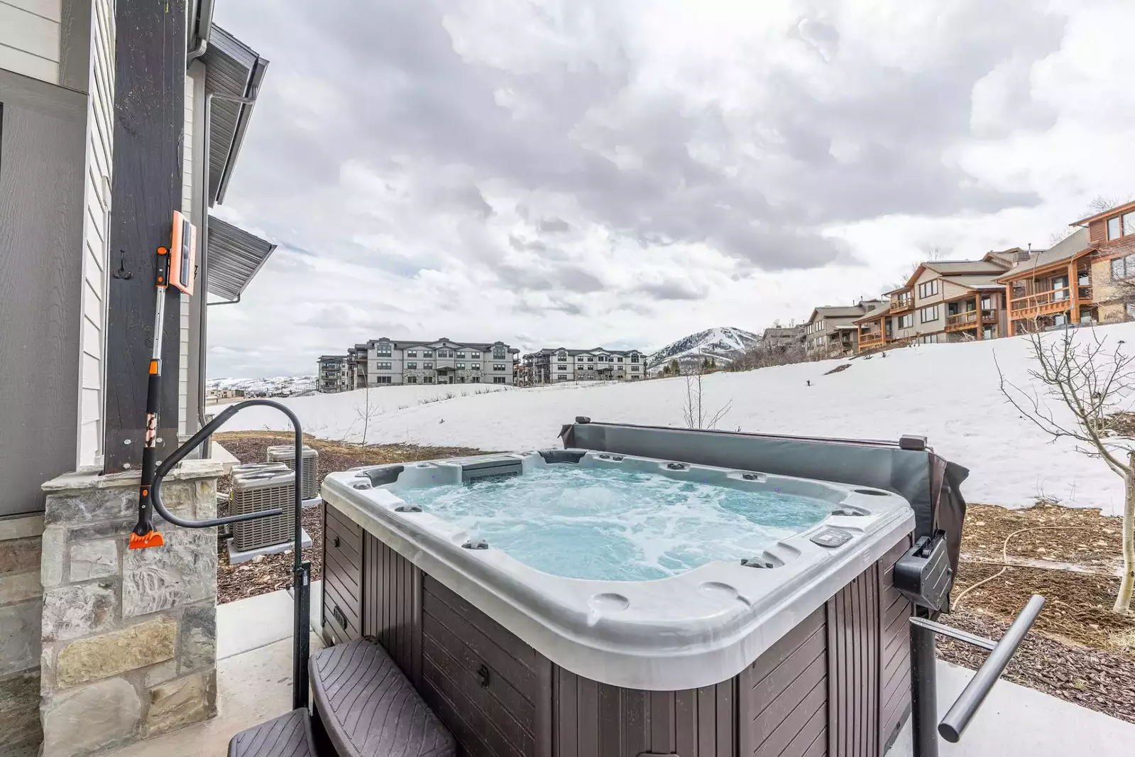 Deer Valley East | 9943 Meer