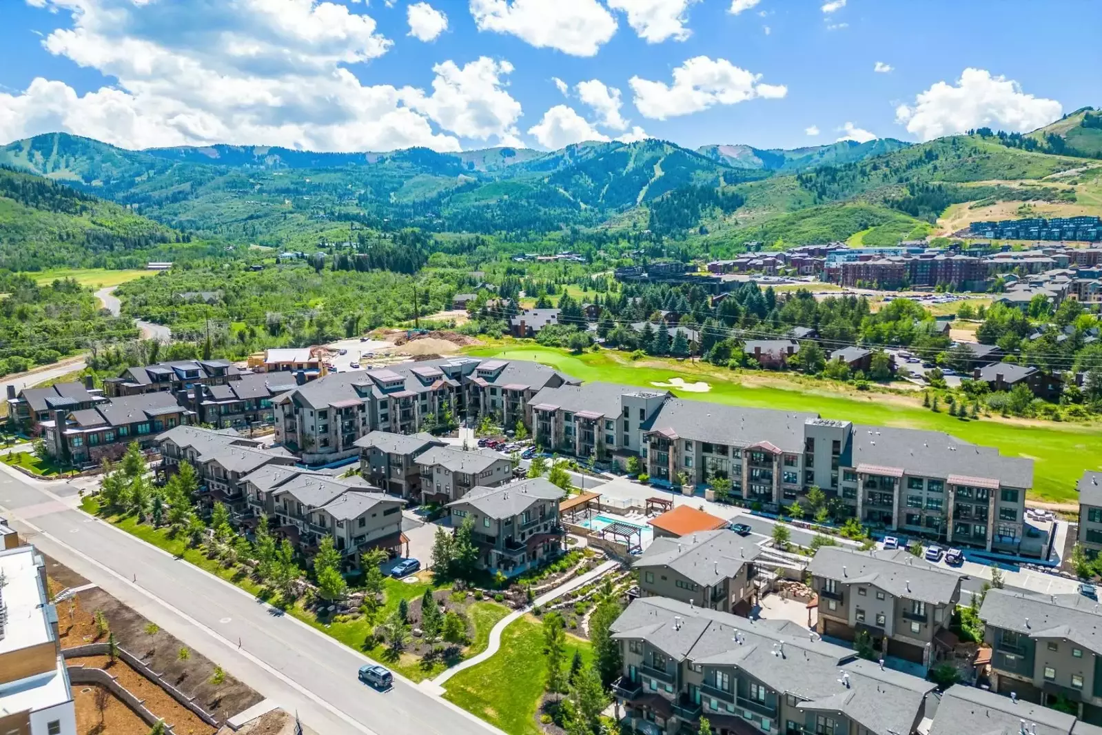 Blackstone Flats 210