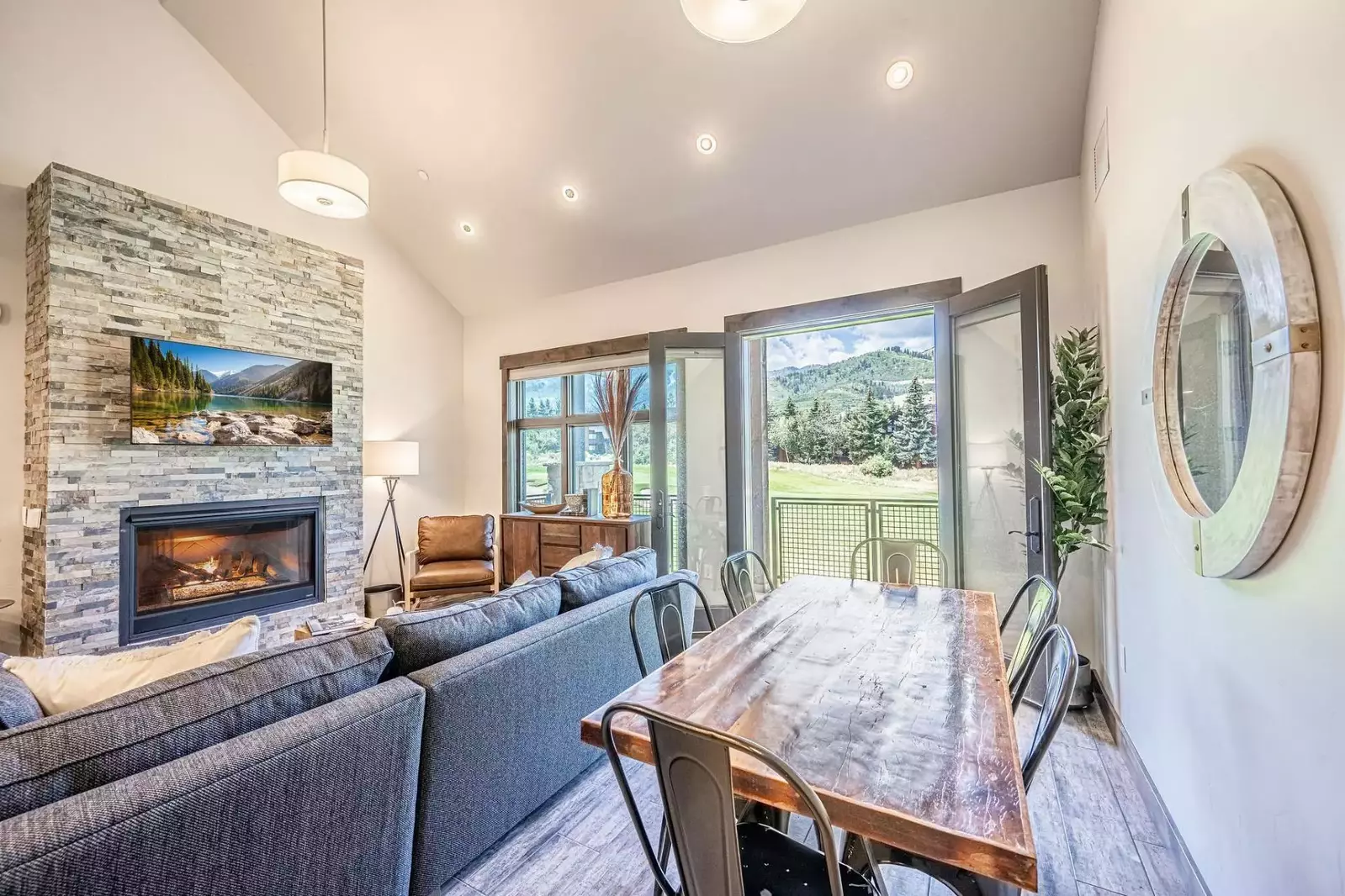 With the Mountains as the backdrop this home overlooks the Canyons Golf Course creating a perfect spot to unwind