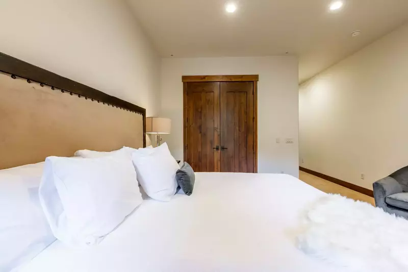 Comfortable Primary Suite King Bed with A Full Sized Closet