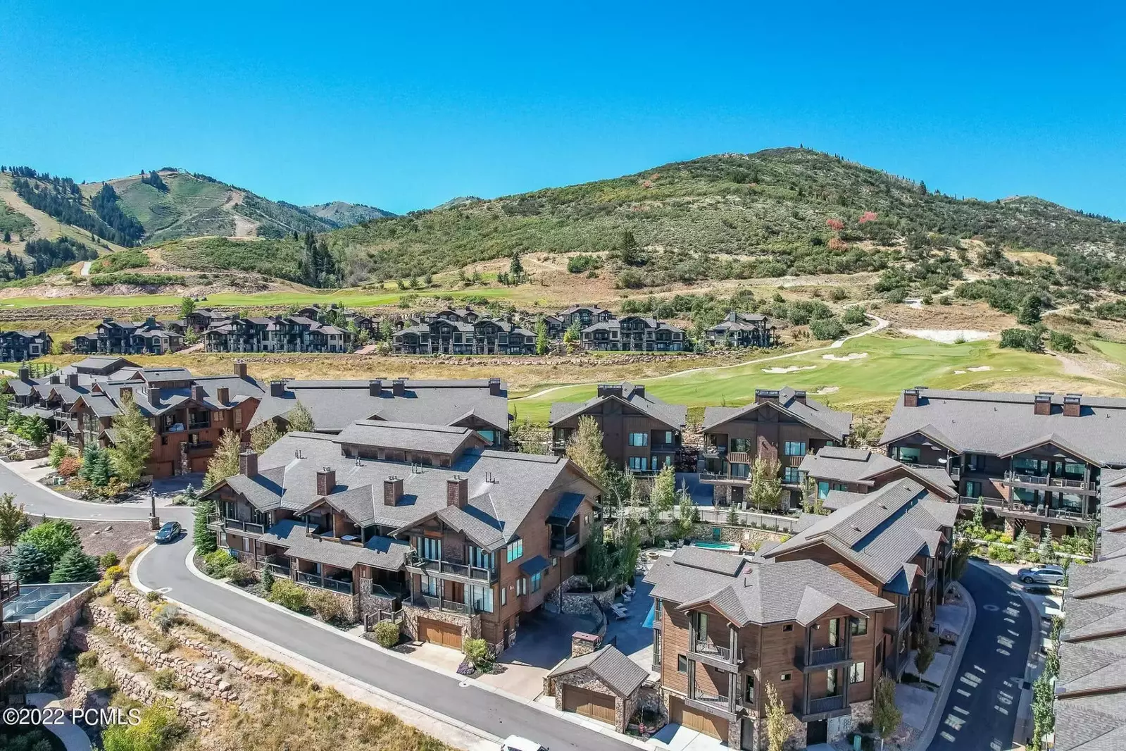 Juniper Landing is ideally located between the Frostwood Ski Lift and Canyons Golf Course - Making it the Perfect Year Round Destination!