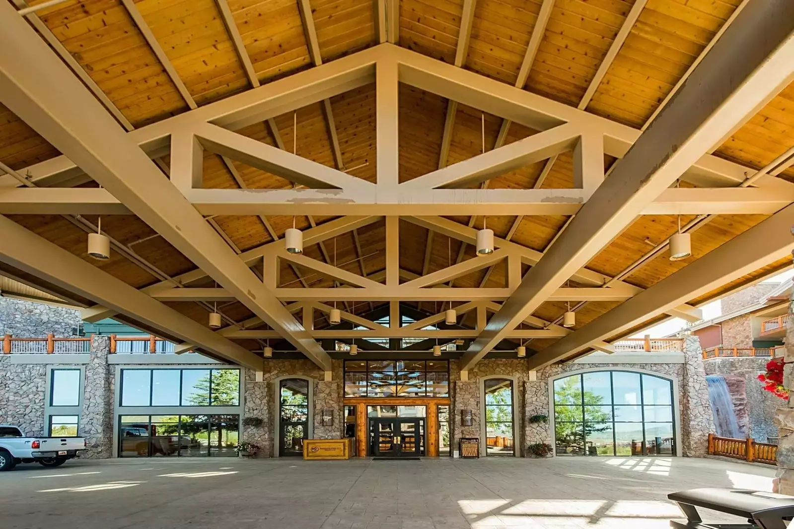 Welcoming Westgate Driveway