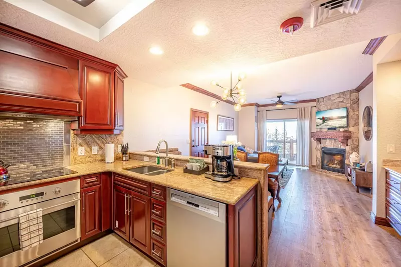 Primary Suite's Full Kitchen