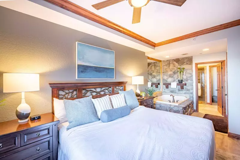 New King Bed on the Primary Suite by the Bath Tub