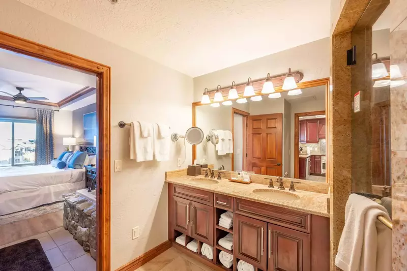 En suite Bathroom with His and Hers Sink