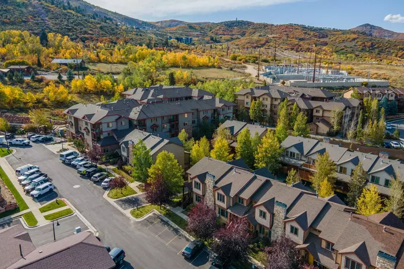 You'll be centrally located near area attractions and activities here! Park City ski resorts are not far away at all.
