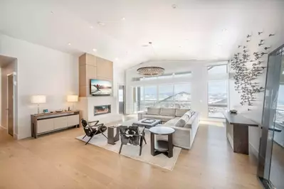 The Elegant, Designer Penthouse is perfect for entertaining, families and groups. There is space for every one here in the main gathering area.