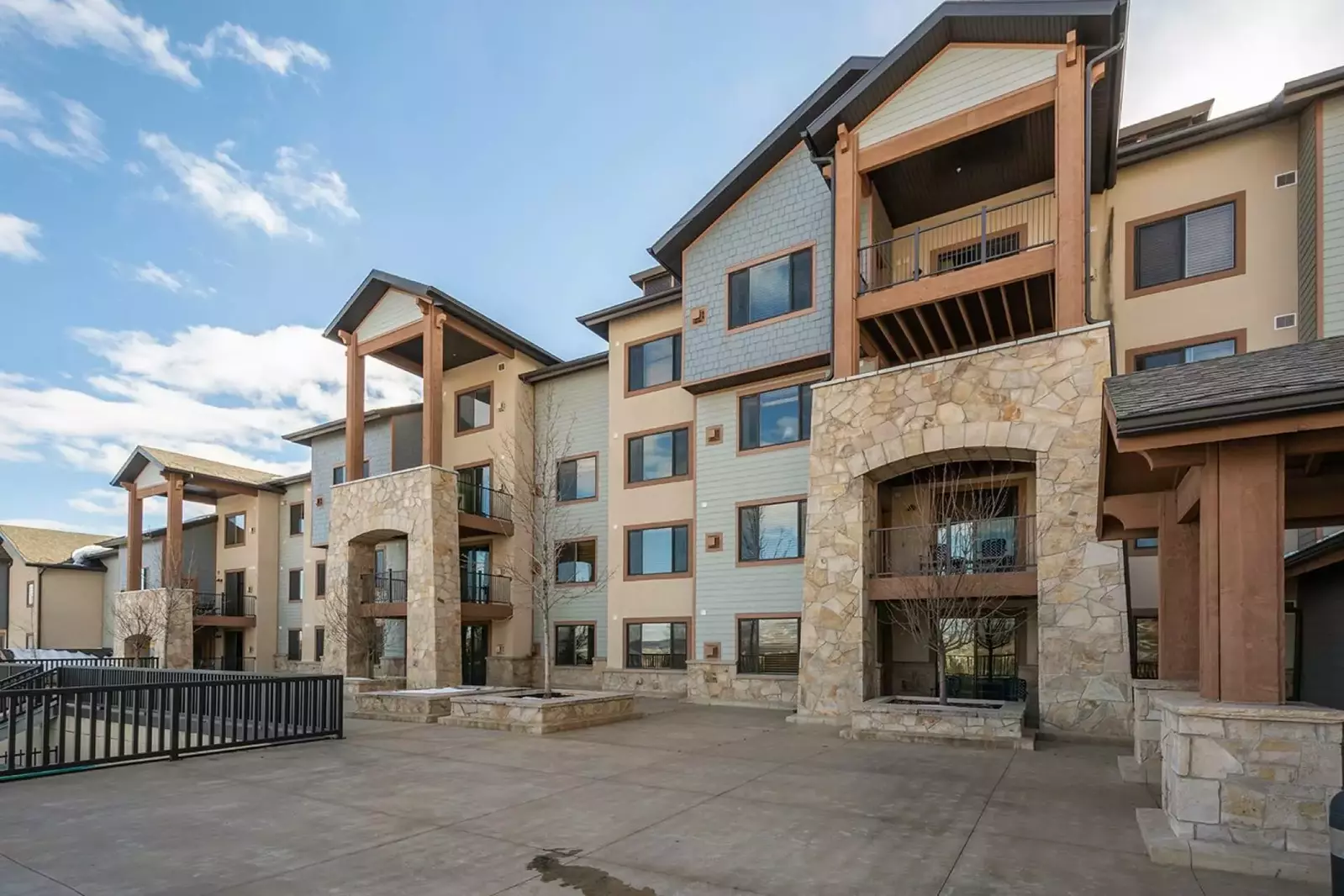 Modern updates and amenities located near the base of Canyons Resort