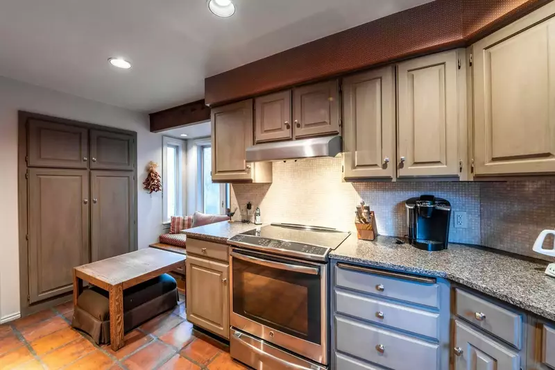 All New Chef's Kitchen w Upgraded Stainless Steel Appliances, Granite Counter Tops, Keurig Coffee Maker, Cozy Reading Nook, Pantry Supplies