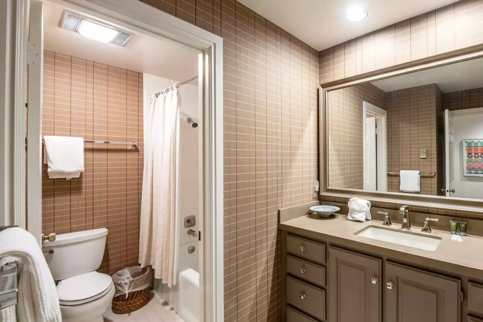 En Suite Master Bathroom