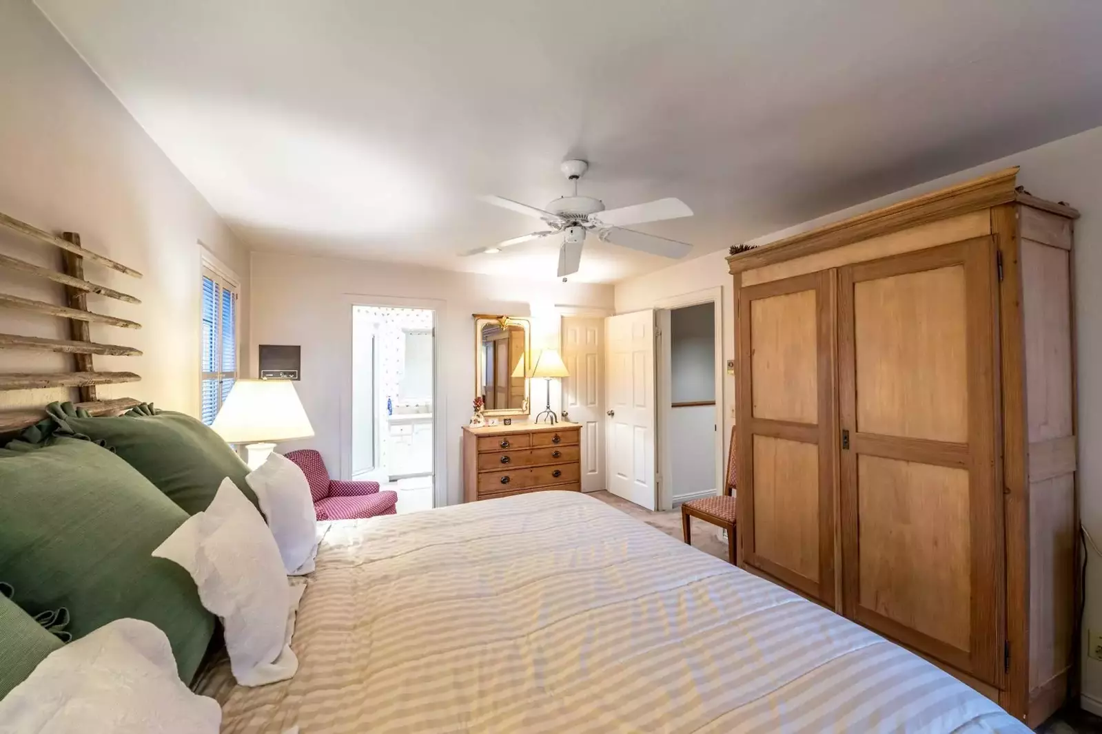 Master #2 w King Bed & Private bathroom.