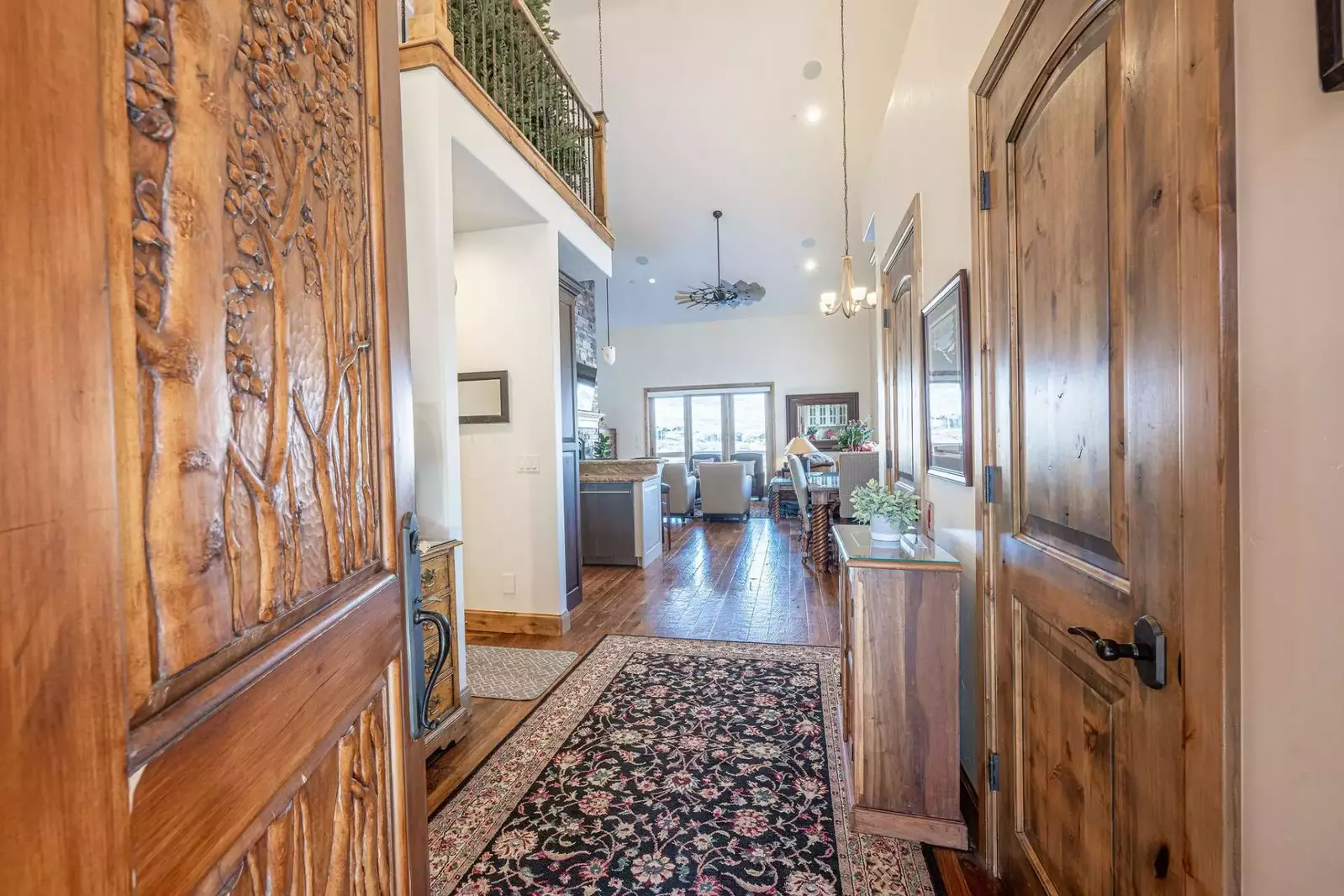 Welcome to our Deer Valley Home - Perfect For Families, 4 King Suites, Private Hot Tub, Shuffleboard, Playstation, 2 Family Rooms,